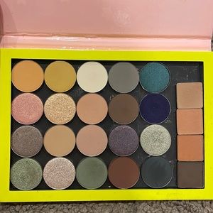 Brand new custom made eyeshadow palette from colourpop